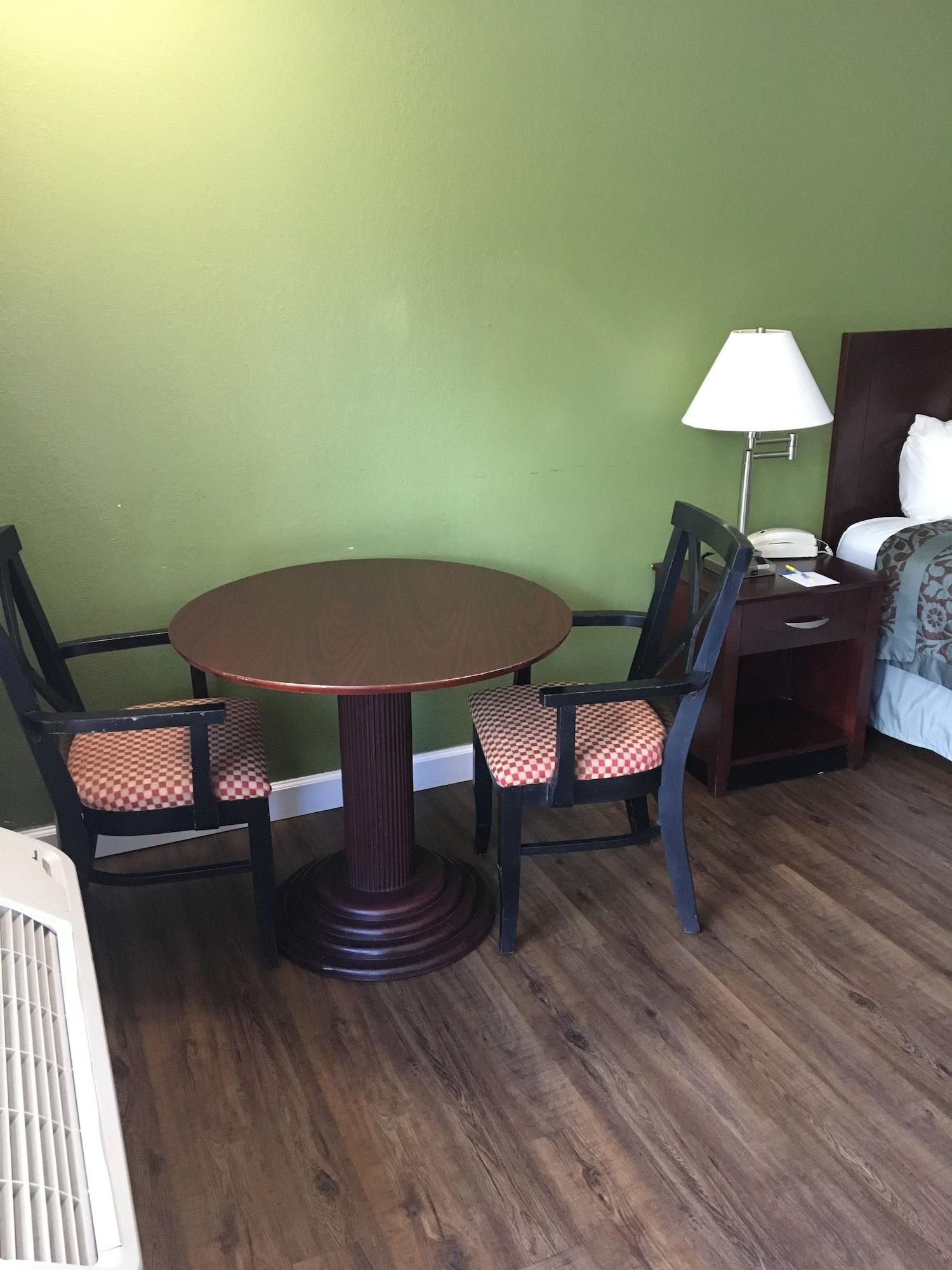 Days Inn By Wyndham Bradenton - Near The Gulf Экстерьер фото