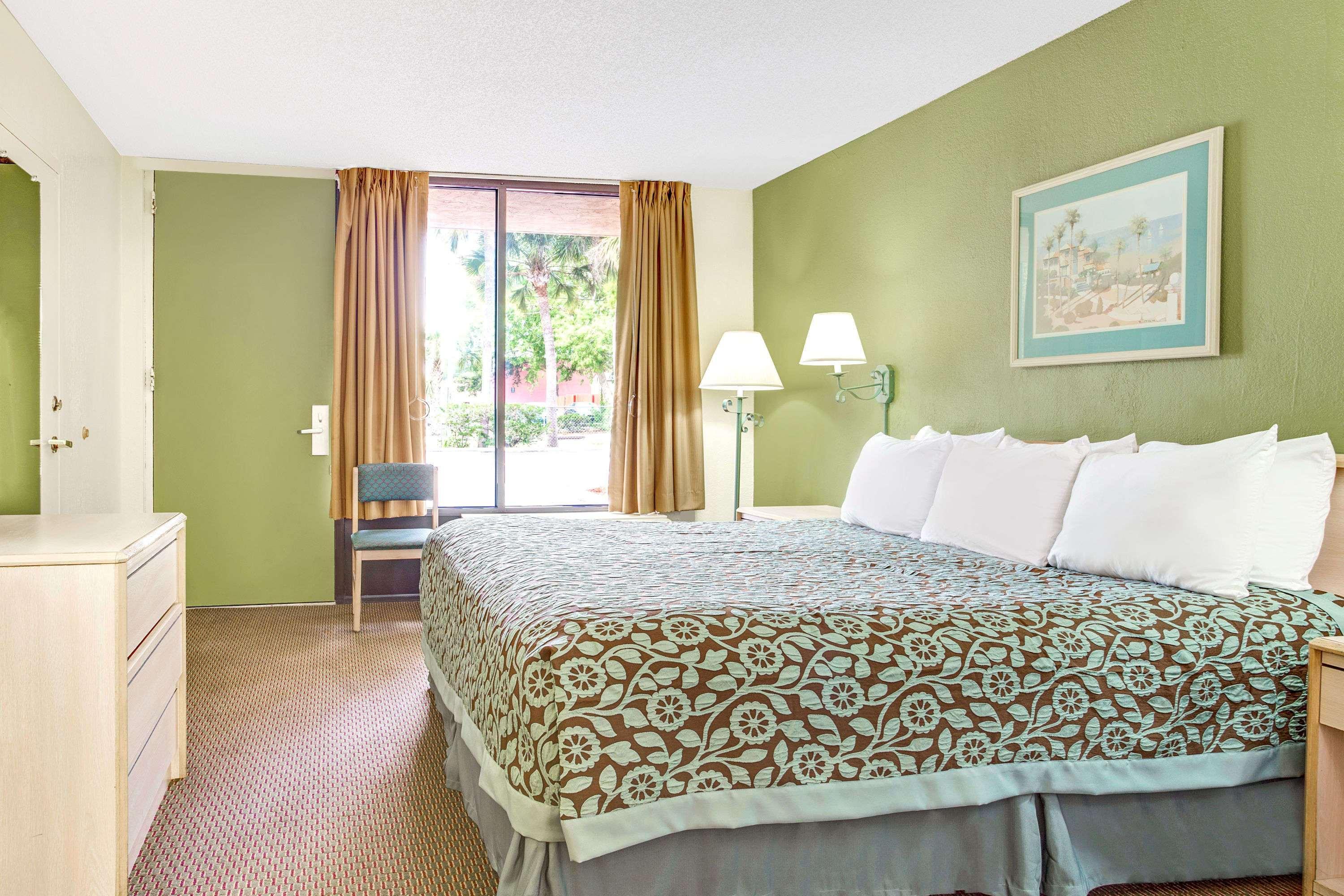 Days Inn By Wyndham Bradenton - Near The Gulf Экстерьер фото