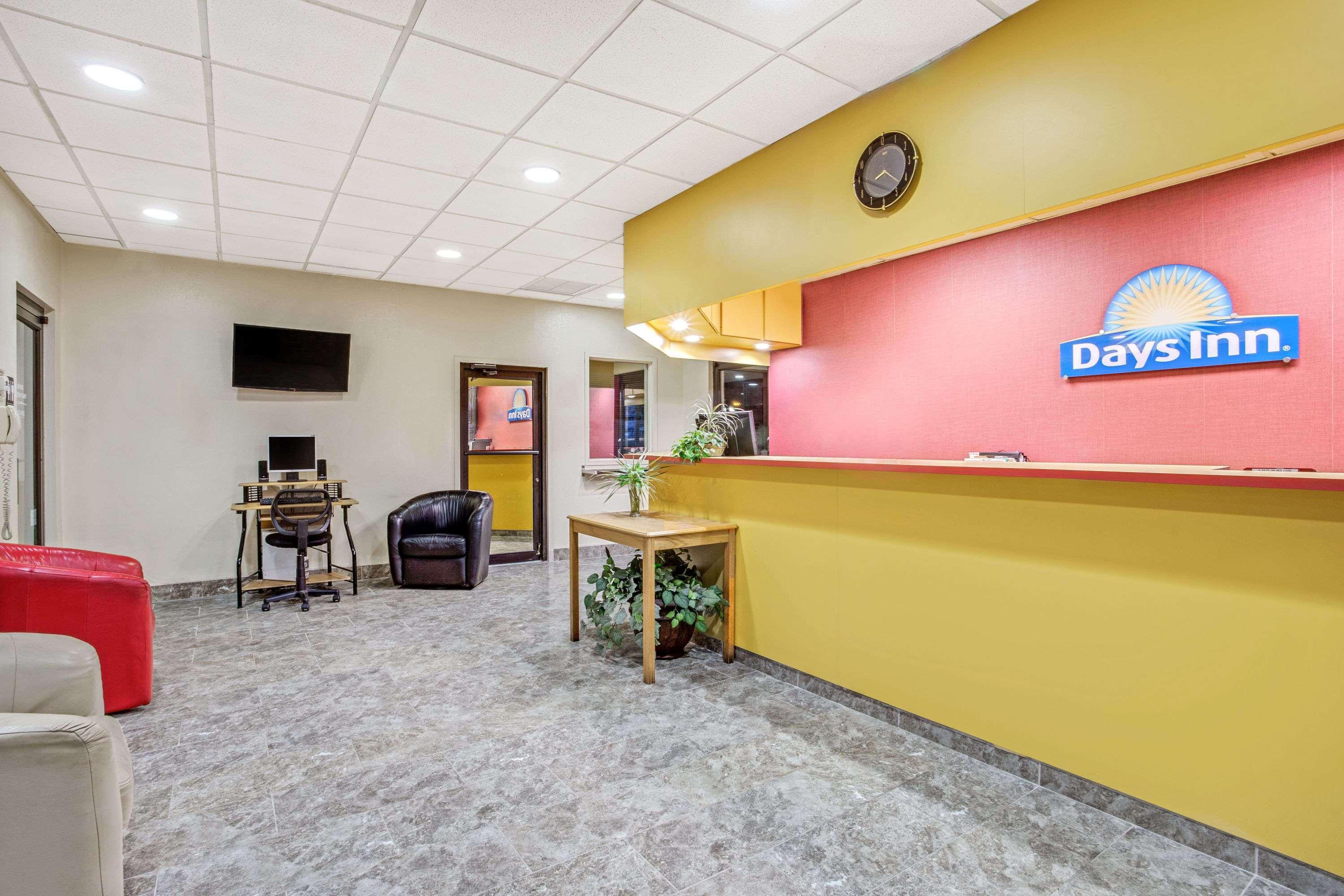 Days Inn By Wyndham Bradenton - Near The Gulf Экстерьер фото